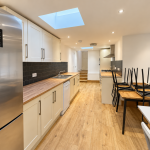 75 Beacon Road - Huge 6 Bed w/New Carpets and Paint