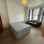 4 Fearon Street - Huge Car Park and New Kitchen